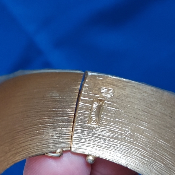 Vintage Bergere and Trifari bracelets - Picture 2 of 7